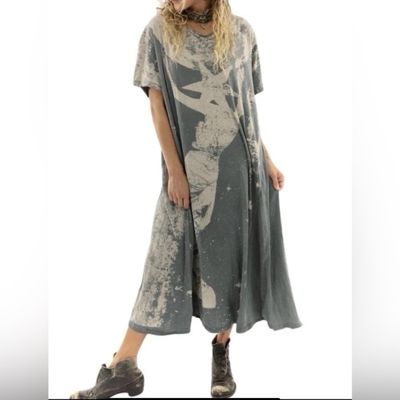 Magnolia Pearl Dresses & Skirts - Magnolia Pearl Space Disco Tee Dress in the Ozzy color 100% cotton jersey